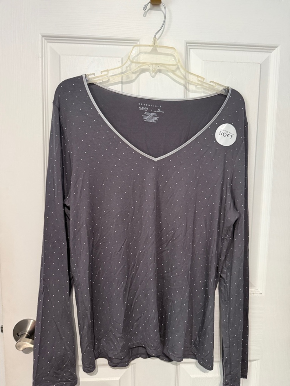 NWOT Alfani Charcoal Gray Long Sleeve V-Neck Top with Micro Dot Print. Size XL.